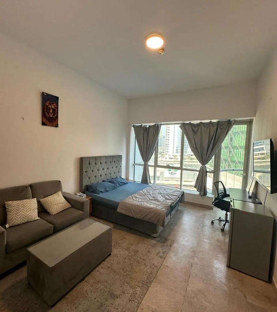 Marina Comfort Room With Bath Inside دبي منزل للإقامة